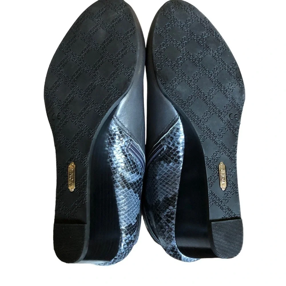 Vionic Shasta Gray Snake Print Wedge Ankle Bootie Size 6.5